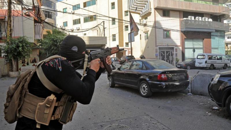اتهم "حزب الله" حزب "القوات اللبنانية" مباشرة بالوقوف خلف اشتباكات بيروت (غيتي)