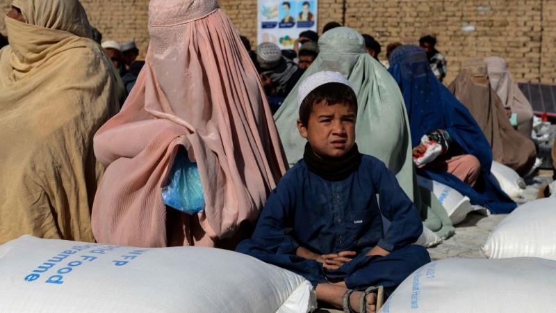 يواجه أكثر من نصف السكان في أفغانستان انعدامًا حادًا في الأمن الغذائي (غيتي)