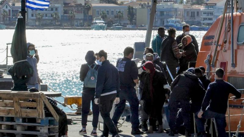 وصل نحو مليون شخص معظمهم لاجئون سوريون إلى الاتحاد الأوروبي عام 2015 بعد العبور إلى جزر يونانية قريبة من تركيا