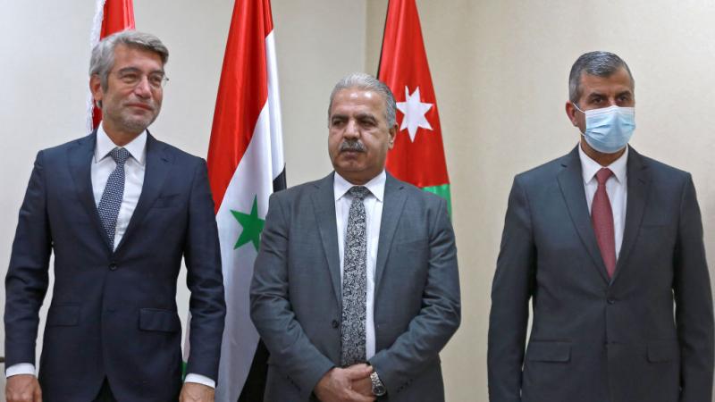 جاء الإعلان عن الاتفاق بعد اجتماع  لوزيري الطاقة في لبنان والأردن ونظيرهما في حكومة النظام السوري (غيتي)