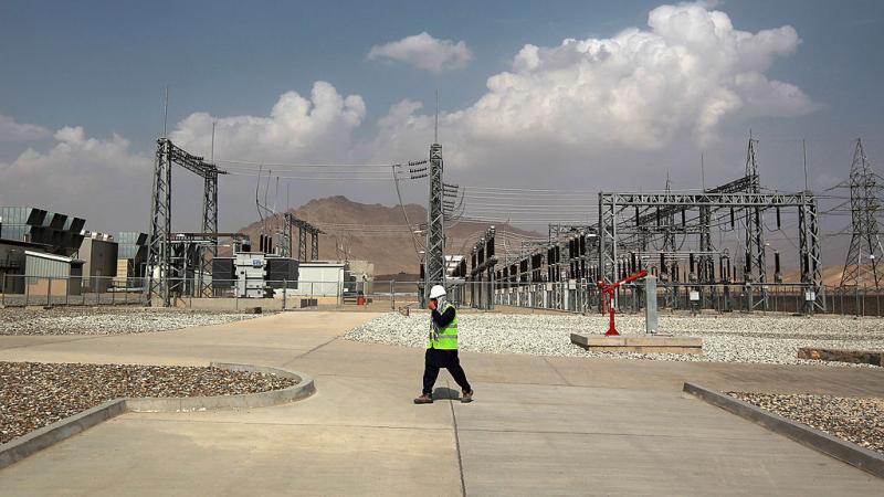 المحولات الكهربائية في محطة تاراخيل الأفغانية (أرشيف – غيتي)