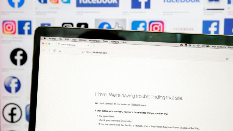 انقطاع خدمات شبكات التواصل الاجتماعي التابعة لشركة فيسبوك (صورة تعبيرية – غيتي)