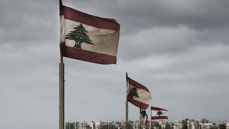 يعاني لبنان من أزمات سياسية واقتصادية عديدة (غيتي)