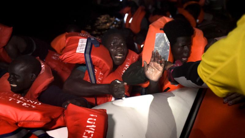 ليبيا باتت وجهة لمجموعات تهرّب عشرات آلاف المهاجرين نحو أوروبا (أرشيف - غيتي)