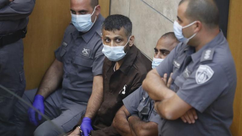 العارضة هو أحد ستة أسرى فروا عبر نفق حفروه في زنزاتهم إلى خارج سجن جلبوع في 6 سبتمبر الماضي 