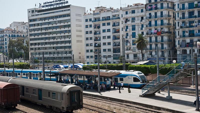 في مارس من العام الماضي لقي رجل في الـ83 من عمره مصرعه لدى عبوره خط السكة الحديد في حي البرادعي (غيتي)