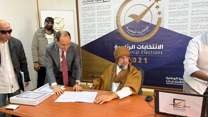 زاد ترشيح سيف الإسلام القذافي الأجواء المشحونة في ليبيا مع انطلاق التحضير لمسار الانتخابات (رويترز)