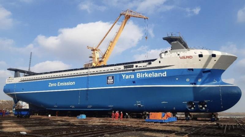 "يارا" أول سفينة شحن في العالم تعمل بالكهرباء بالكامل في النرويج (تويتر)