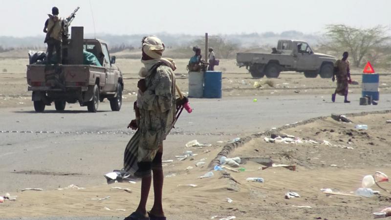 مواجهات عنيفة بين القوات الموالية للحكومة وجماعة الحوثي في مناطق عدة جنوبي محافظة الحديدة (غيتي)