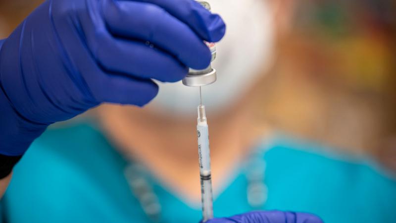 فرض بايدن على موظفي الإدارات الفدرالية تلقي اللقاح في سبتمبر الماضي 