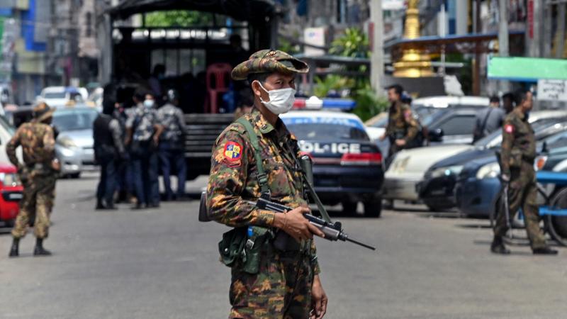 تعيش ميانمار حالة فوضى منذ الانقلاب العسكري في فبراير الماضي (غيتي)