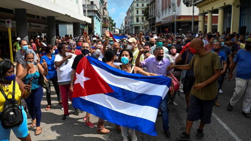 تأتي الدعوة إلى التظاهر بعد أربعة أشهر على تظاهرات عفوية وتاريخية هزّت كوبا في 11 يوليو (غيتي)