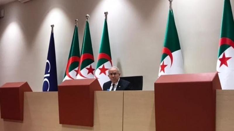 الرئيس الجزائري عبد المجيد تبون لن يكون حاضرًا شخصيًا المؤتمر المتعلق بليبيا في باريس (غيتي)