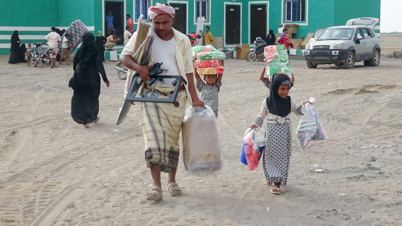 أعلن مكتب الشؤون الإنسانية عن نزوح نحو 1014 أسرة من مناطق مختلفة إلى مدينة الخوخة (غيتي)