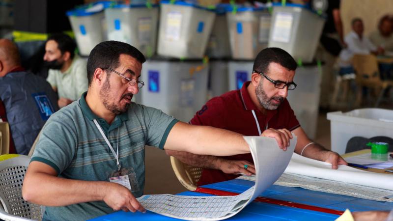 الانتهاء من إعادة عملية العد والفرز لأصوات الناخبين العراقيين (غيتي)