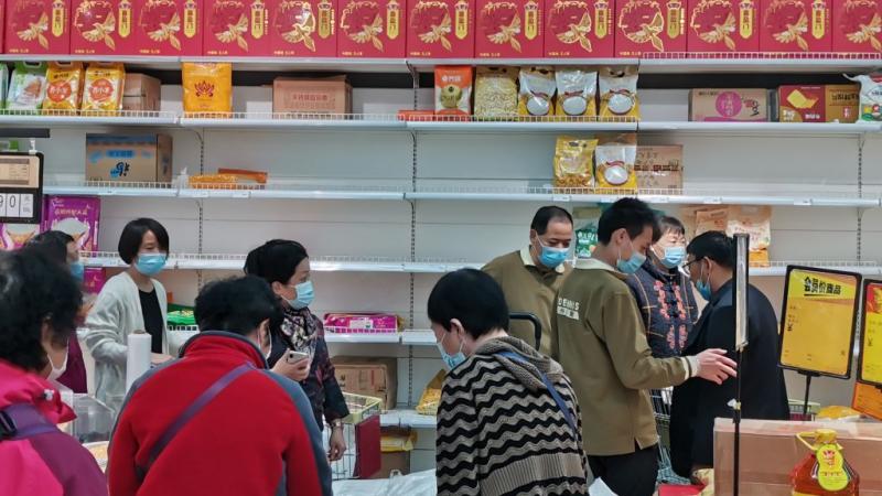 دعت الحكومة الصينية السكان للشراء بشكل معقول وعدم تخزين البضائع 