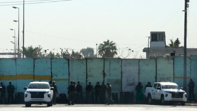 سُجّلت حالة تأهب واستنفار في صفوف قوات الأمن العراقية وسط ترقب لتداعيات محاولة اغتيال رئيس الوزراء مصطفى الكاظمي (غيتي)