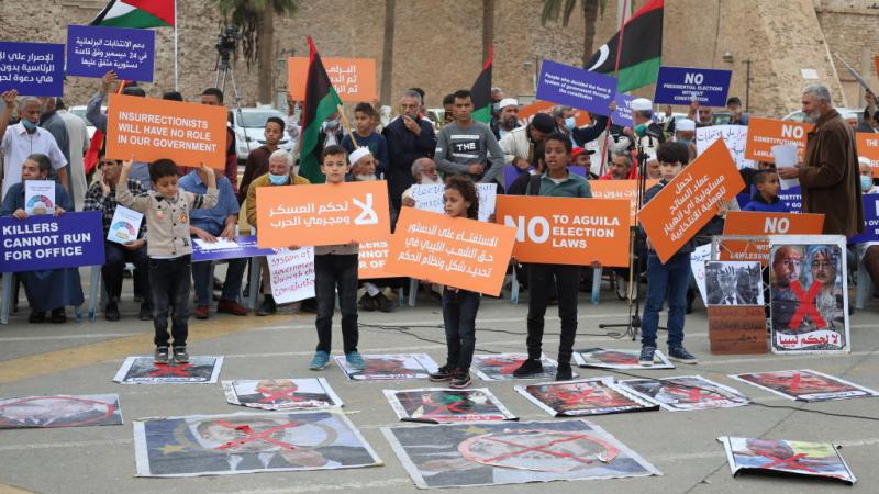 ما زال الشارع الليبي يشهد فعاليات احتجاج على ترشح شخصيات محسوبة على النظام السابق أو متهمة بارتكاب جرائم حرب