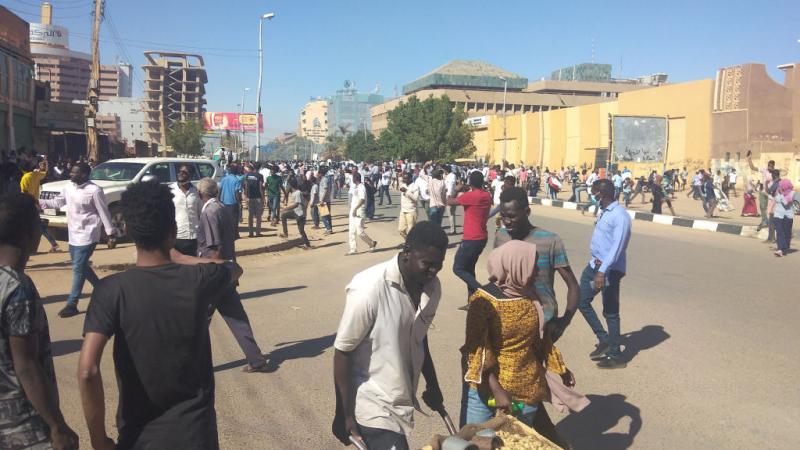 استجابة لتظاهرات دعت إليها "لجان المقاومة" الاحتجاجات تتواصل في المدن السودانية المختلفة (غيتي)