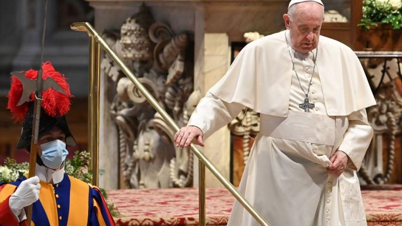 استقبل البابا فرنسيس منذ أشهر تسعة من قادة الكنائس في لبنان (غيتي)