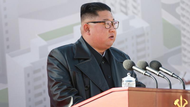تشير وسائل الإعلام الحكومية إلى كيم جونغ أون باسم " القائد العظيم"، وهو لقب خاص يعود لجده كيم إيل سونغ (غيتي)