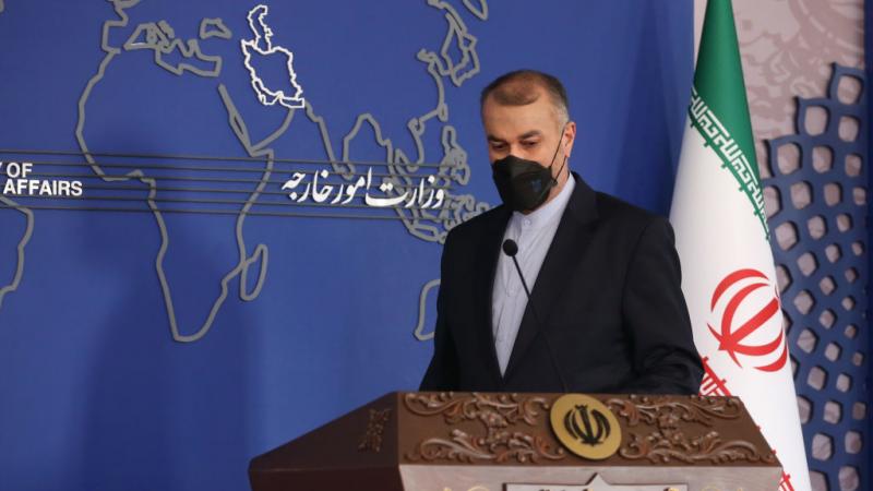 أكد المتحدث باسم الخارجية الإيرانية أن الوضع الصحي للوزير جيد (غيتي)