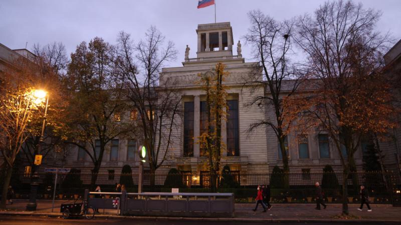 مبنى السفارة الروسية في برلين (غيتي)