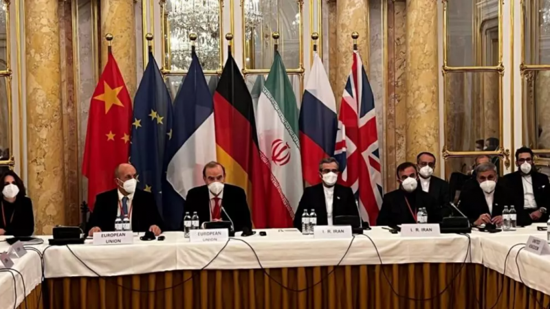 لا تزال الخلافات تخيم على المقترحات الإيرانية المقدمة لإحياء الاتفاق النووي لعام 2015 (غيتي)