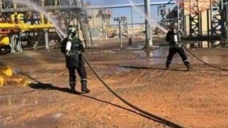 أعلنت "سوناطراك" الجزائرية للمحروقات أمس، إصابة 7 عمال إثر حريق نشب في أكبر مصفاة نفطية بميناء سكيكدة شرقي البلاد (تويتر)