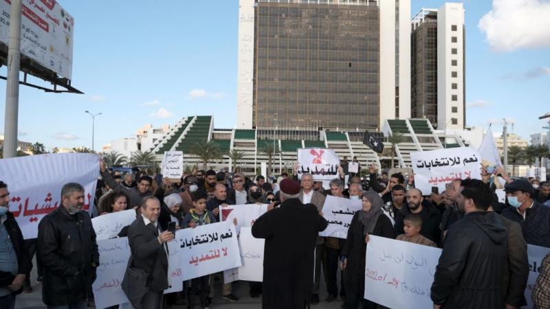 خرج المئات إلى شوارع المدن الليبية احتجاجًا على إلغاء الانتخابات الرئاسية التي طال انتظارها