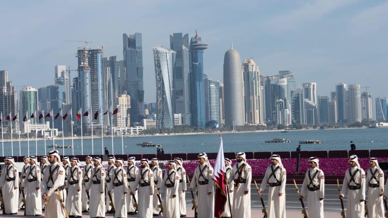 دولة قطر تحتفل بيومها الوطني الذي يصادف 18 ديسمبر من كل عام من خلال عروض عسكرية بالمناسبة (وكالة الأنباء القطرية)
