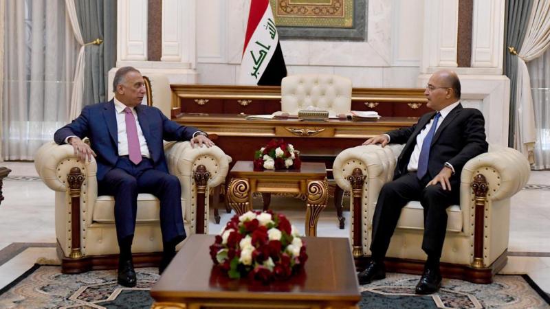 الرئيس العراقي برهم صالح ورئيس الوزراء مصطفى الكاظمي خلال اجتماعهما اليوم (تويتر- الرئاسة العراقية)