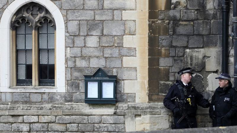  اعتقال رجل دخل أرض قلعة وندسور مسلحًا (تويتر)