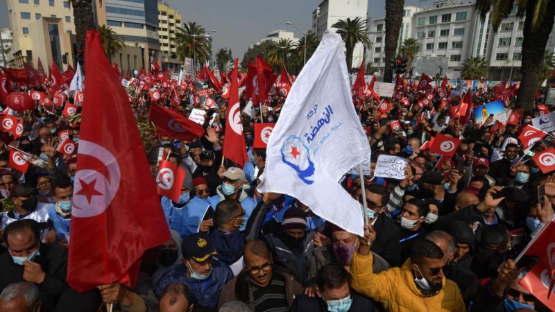 تأتي الحادثة على وقع تأزم سياسي كبير تشهده تونس، منذ الإجراءات الاستثنائية التي أعلنها الرئيس قيس سعيد في يوليو الماضي (غيتي)