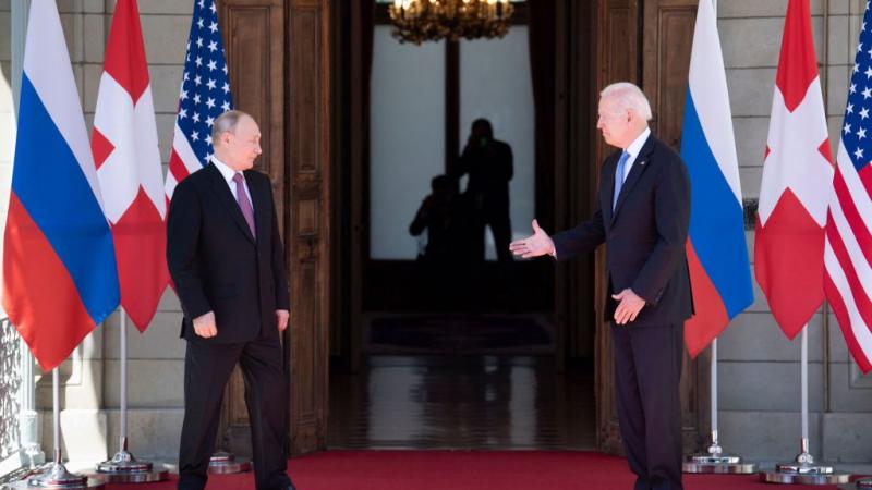 يجري الرئيسان الأميركي والروسي لقاء عبر الفيديو الثلاثاء (أرشيف-غيتي)