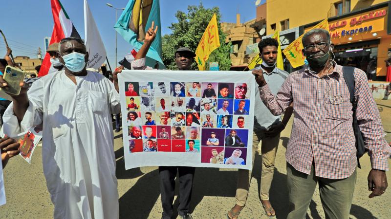 الاحتجاجات تتواصل في السودان للتنديد بالانقلاب العسكري (غيتي)