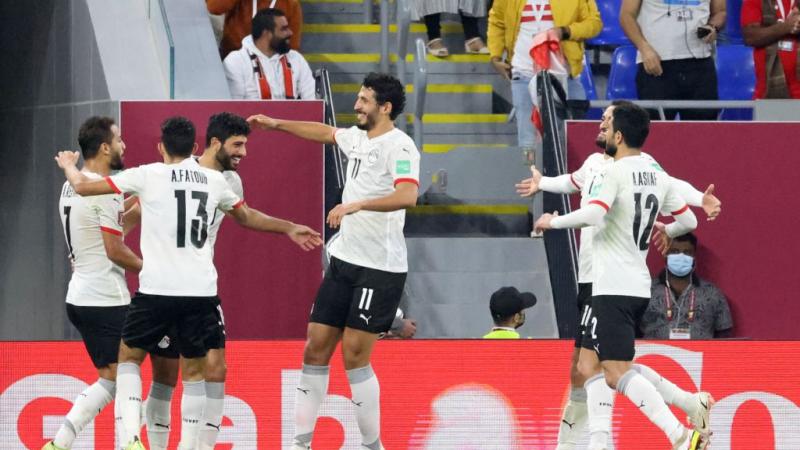 لاعبو مصر يحتفلون بتأهلهم للدور ربع النهائي من بطولة كأس العرب في قطر