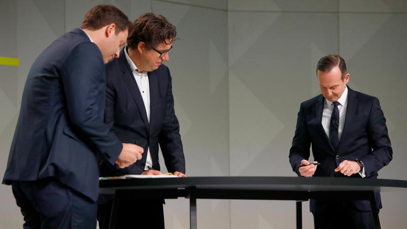 الأحزاب الألمانية توقع اتفاقية "تحالف جديد" 