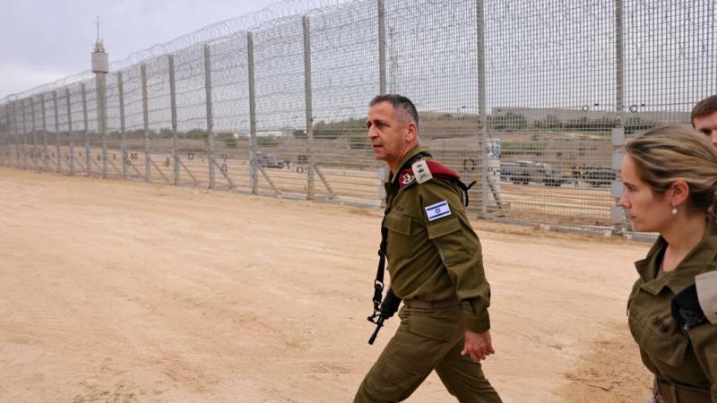 أمر رئيس الأركان الإسرائيلي عناصره بتعزيز الاستعدادت لضربة قريبة محتملة ضد إيران (غيتي)