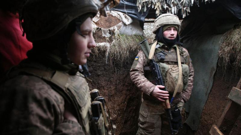 أكدت وزارة الدفاع الروسية عزم قوات المظليين الروسية على إجراء تدريبات تحاكي عمليات اجتياح قرب حدود أوكرانيا خلال أيام