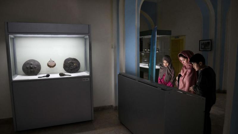 أكد أمين المتحف أن طالبان "لم تصدر أي توجيهات جديدة لنا" وعناصرها يزورون أيضًا المتحف