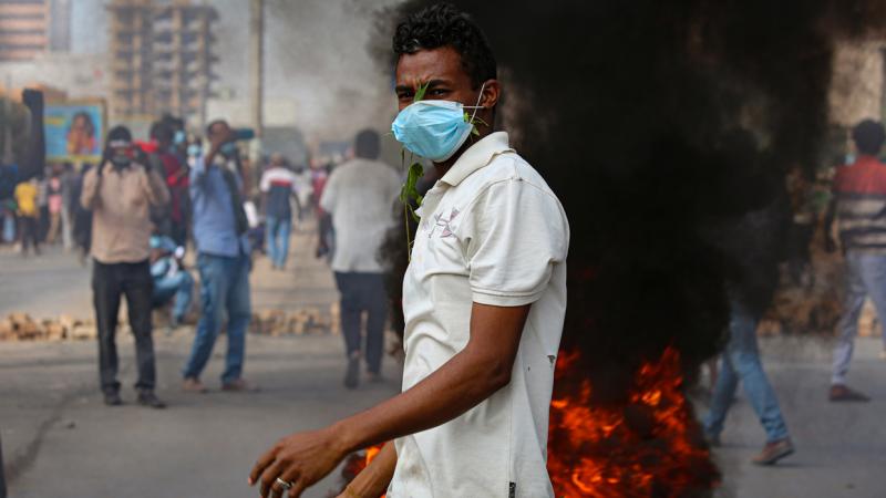 الاحتجاجات المنددة بالانقلاب العسكري متواصلة في السودان (غيتي)