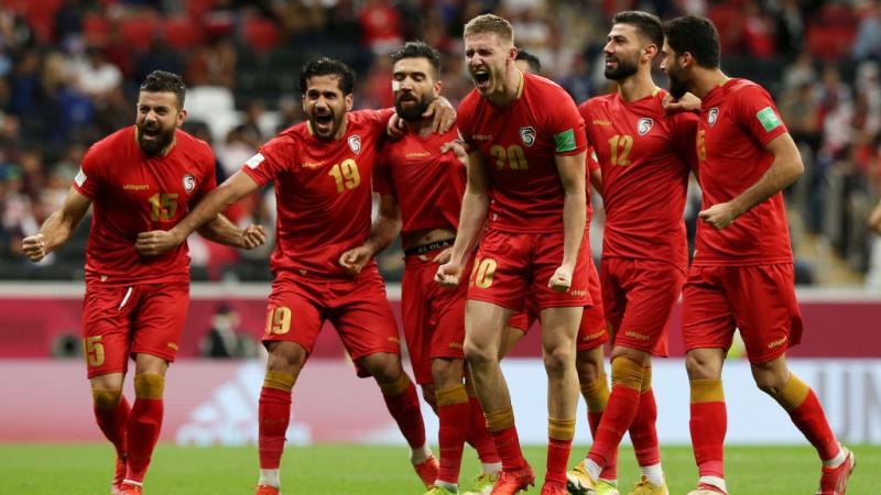 فرحة المنتخب السوري بالفوز على تونس في بطولة كأس العرب