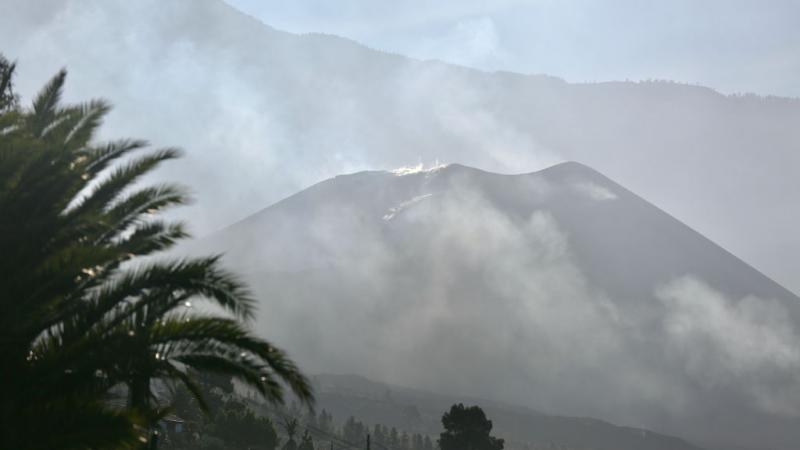 يعد الثوران البركاني في لا بالما هو الأول منذ 50 عامًا