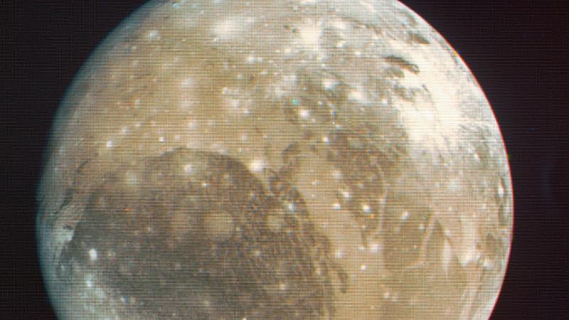 قمر المشتري "غانيميد" هو أكبر قمر في نظامنا الشمسي والقمر الوحيد الذي له مجال مغناطيسي خاص به (غيتي)