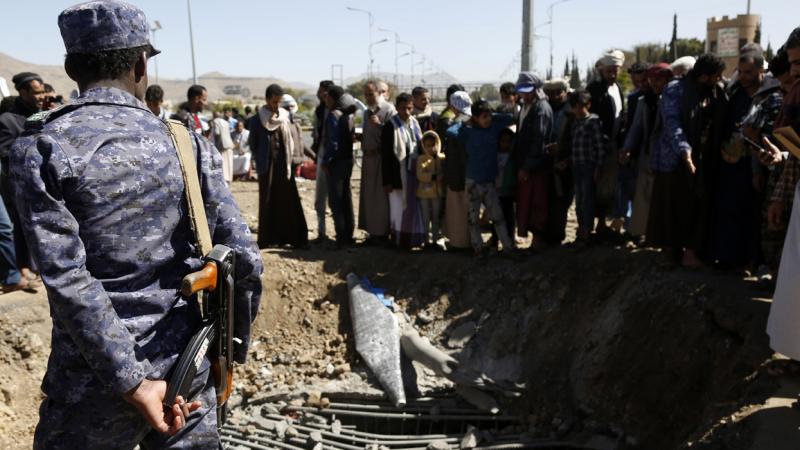 عملية استهداف سابقة لقوات التحالف لمواقع يمنية في صنعاء (غيتي)