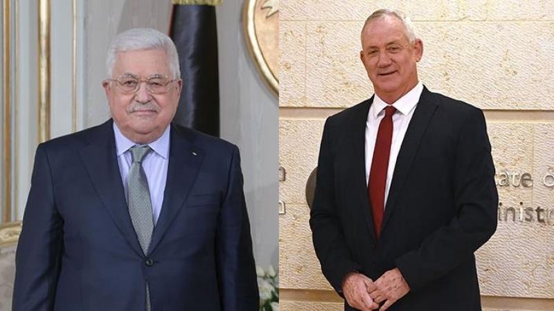 الرئيس الفلسطيني يلتقي وزير الدفاع الإسرائيلي بيني غانتس في منزل الأخير (الأناضول)