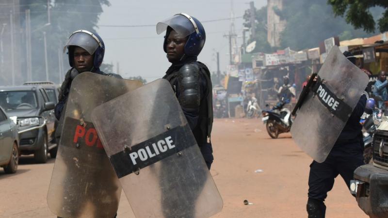 فتحت السلطات في بوركينا فاسو تحقيقًا بعد اعتقال 8 عسكريين بتهمة السعي "لزعزعة استقرار المؤسسات" (أرشيف-غيتي)
