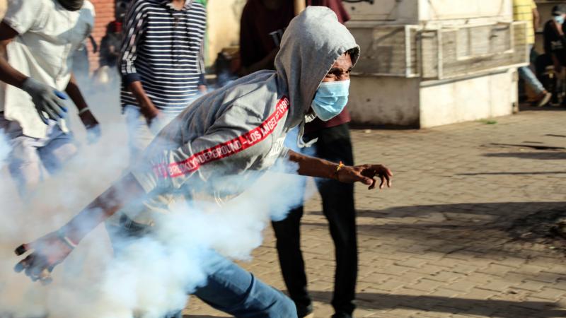 إدانة واسعة لعمليات "القمع" لمواجهة الاحتجاجات الشعبية (غيتي)