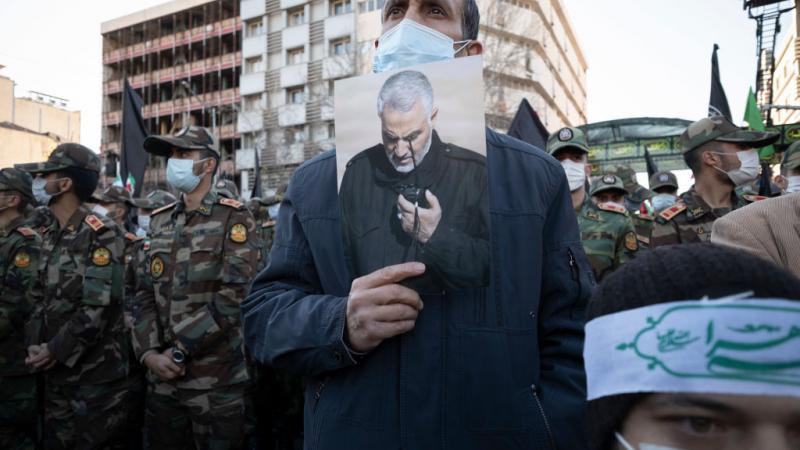 تجمع حاشد في طهران لمناسبة الذكرى الثانية لاغتيال قاسم سليماني (غيتي)